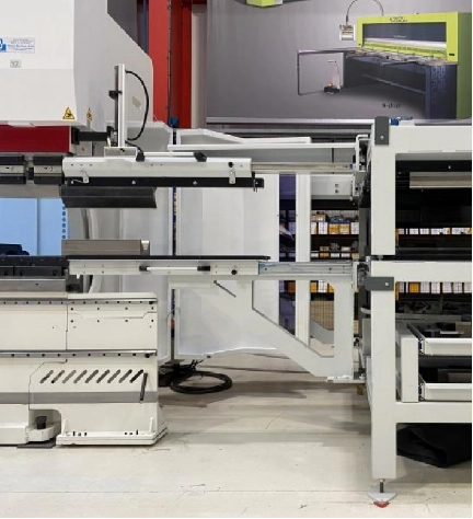 Organized upper and lower press brake tooling stored in semi-automatic tooling library