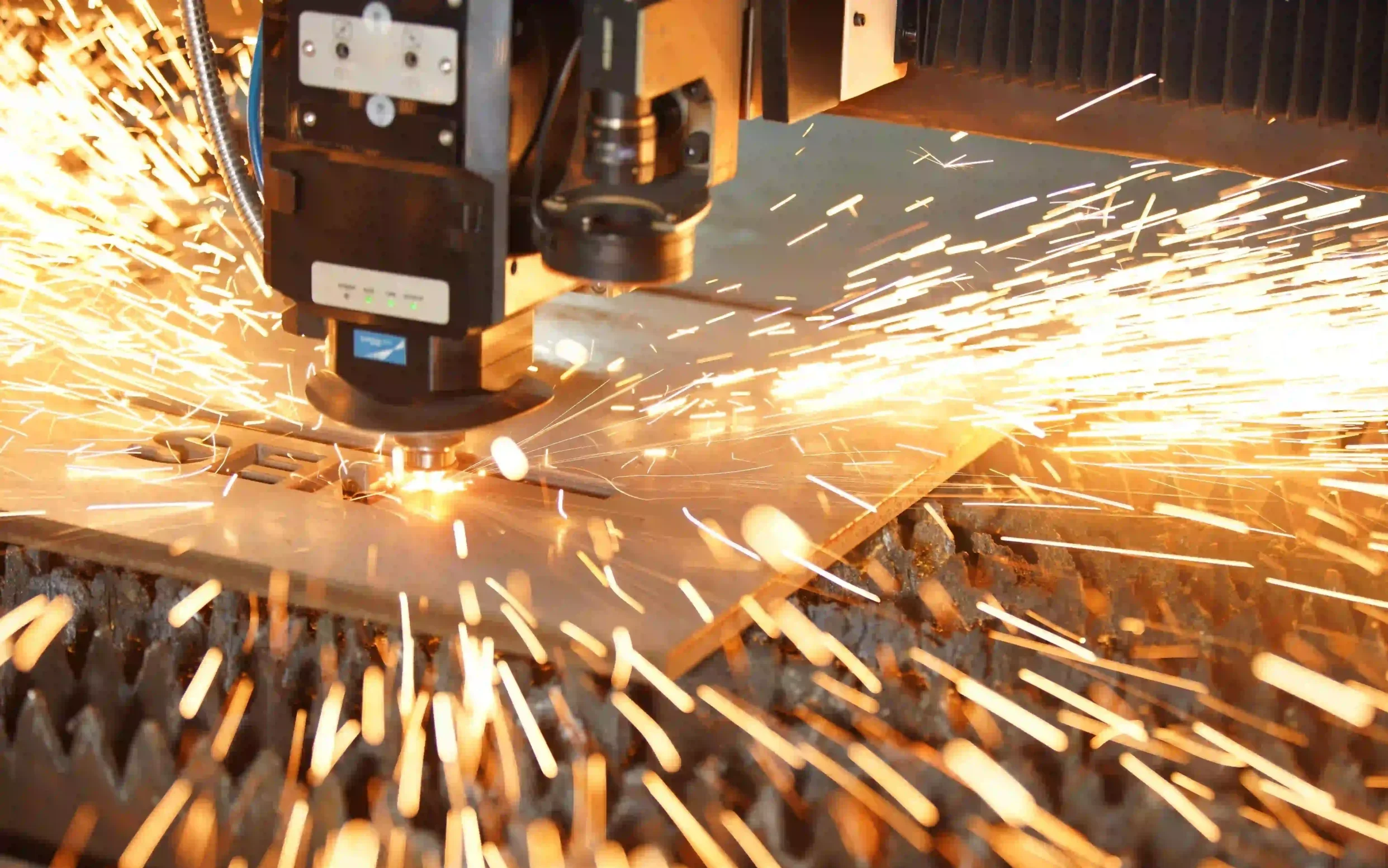 Machnist company machine - fiber laser cutting machine